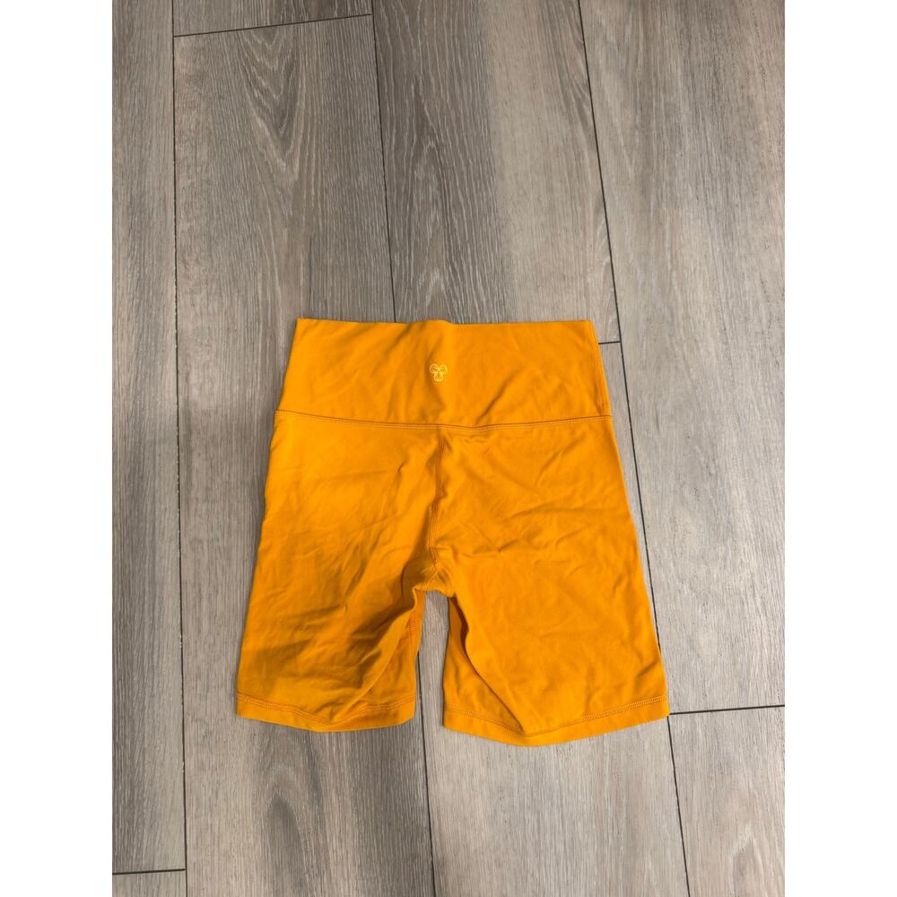 Artizia TNA Action Buttersoft biker shorts orange medium